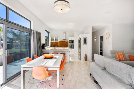 Photo of property in 620 Ocean Road, Whangamata, 3620