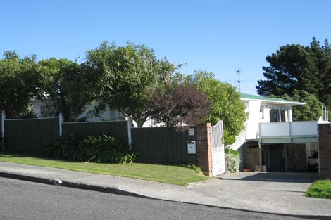 Photo of property in 4 Robson Street, Stokes Valley, Lower Hutt, 5019