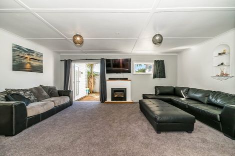 Photo of property in 3 Wairere Grove, Paraparaumu, 5032