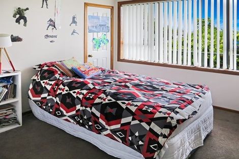 Photo of property in 39 Chatsworth Crescent, Pakuranga Heights, Auckland, 2010