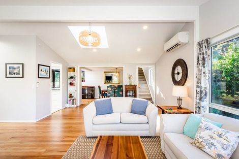 Photo of property in 15 Tiromoana Road, Raumati South, Paraparaumu, 5032