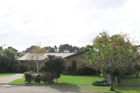 Photo of property in 23 Cranbrook Grove, Waikanae, 5036