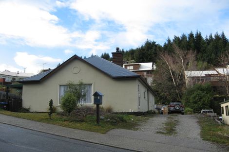 Photo of property in 239 Fernhill Road, Sunshine Bay, Queenstown, 9300
