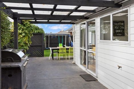 Photo of property in 80 Northcote Road, Northcote, Christchurch, 8052