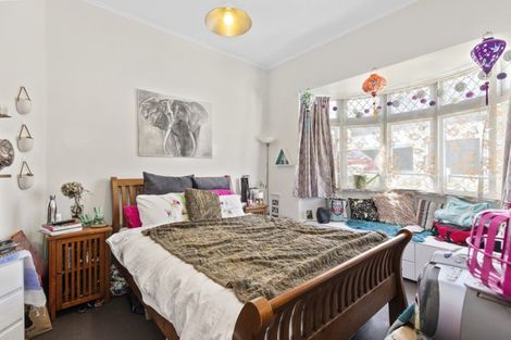 Photo of property in 21 Hawker Street, Mount Victoria, Wellington, 6011