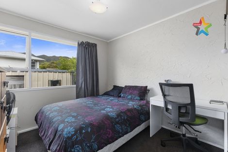 Photo of property in 2/30 Awamutu Grove, Waiwhetu, Lower Hutt, 5010