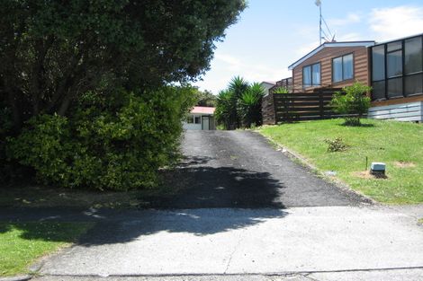 Photo of property in 11 Taihiki Road, Clarks Beach, 2122