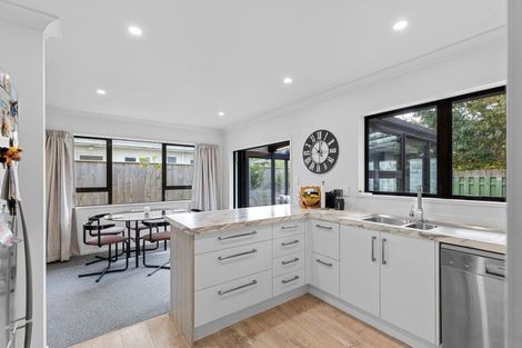 Photo of property in 1 Tern Place, Hokowhitu, Palmerston North, 4410