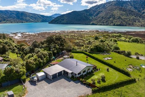 Photo of property in 1058 Queen Charlotte Drive, Linkwater, Picton, 7281