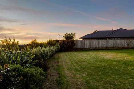 Photo of property in 20 Aderman Place, Hurworth, New Plymouth, 4310