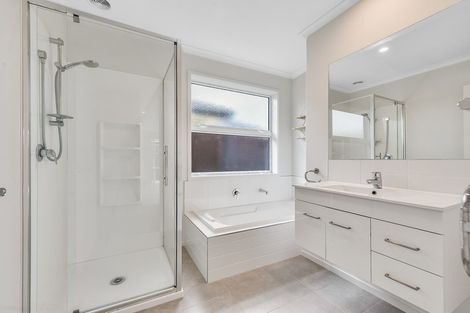 Photo of property in 13 Hapu Avenue, Baverstock, Hamilton, 3200