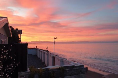 Photo of property in 23 Clifton Road, Haumoana, 4102