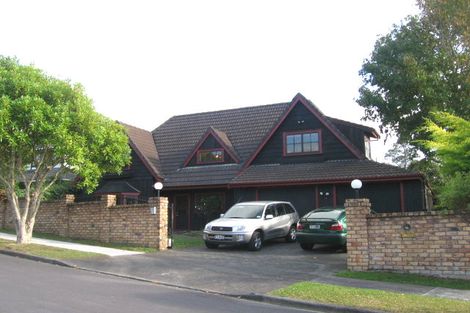 Photo of property in 16 Ravenstone Place, Chatswood, Auckland, 0626