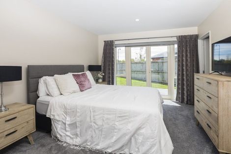 Photo of property in 6 Little Oaks Drive, Yaldhurst, Christchurch, 8042