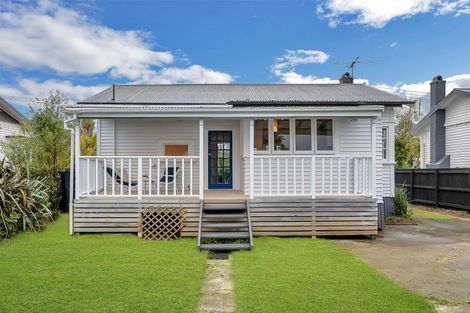Photo of property in 41 Wairau Avenue, Avondale, Auckland, 1026
