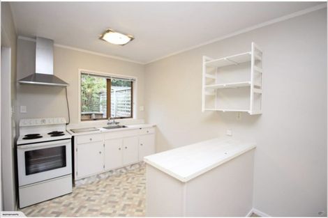 Photo of property in 1/404 Glenfield Road, Glenfield, Auckland, 0629