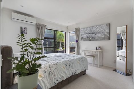Photo of property in 3 Citation Way, Botany Downs, Auckland, 2010