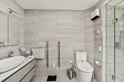 Photo of property in 85c Eliot Street, New Plymouth, 4310