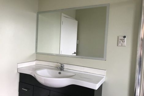 Photo of property in 1/271 Memorial Avenue, Burnside, Christchurch, 8053