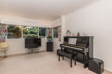 Photo of property in 76a Wai-iti Crescent, Woburn, Lower Hutt, 5010