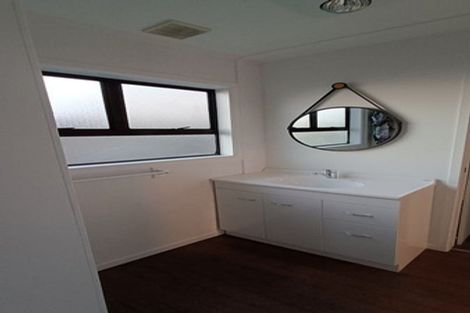 Photo of property in 119 Vipond Road, Stanmore Bay, Whangaparaoa, 0932