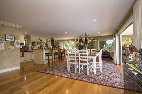 Photo of property in 63 Riverland Road, Kumeu, 0892