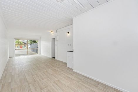 Photo of property in 1/83 Centreway Road, Orewa, 0931