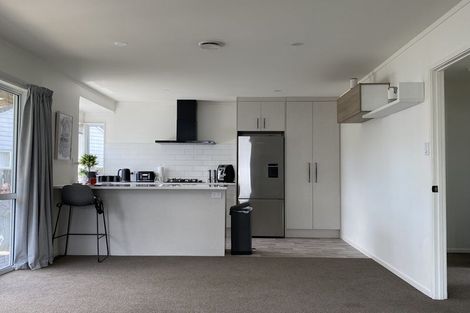 Photo of property in 2/12 Duncan Avenue, Te Atatu South, Auckland, 0610