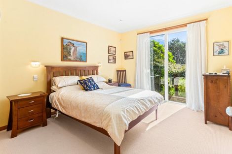 Photo of property in 18 Kaha Place, Russell, 0272