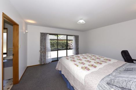 Photo of property in 4 Harlech Mews, Avonhead, Christchurch, 8042