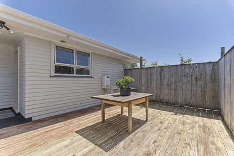 Photo of property in 14 Tohora Place, Spotswood, New Plymouth, 4310