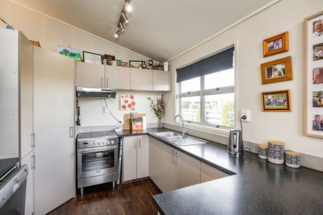 Photo of property in 2a Lipscombe Crescent, Havelock North, 4130