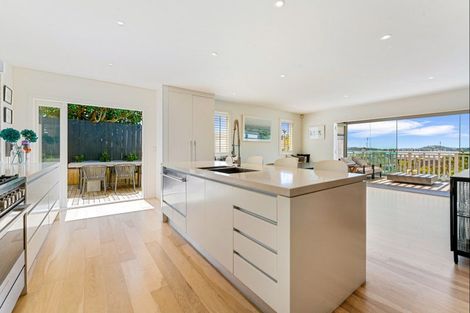 Photo of property in 8 Alfred Street, Northcote Point, Auckland, 0627