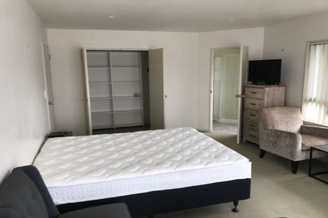 Photo of property in 26a Woodstock Road, Forrest Hill, Auckland, 0620