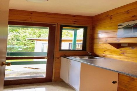 Photo of property in 25 Emlyn Place, Torbay, Auckland, 0630