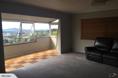 Photo of property in 1/633 Glenfield Road, Totara Vale, Auckland, 0629