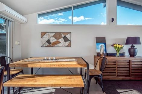 Photo of property in 42 Ravenwood Drive, Forrest Hill, Auckland, 0620