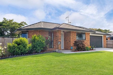 Photo of property in 28 Aldershot Place, Nawton, Hamilton, 3200