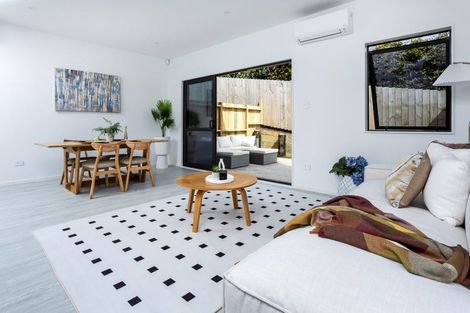 Photo of property in 58 County Road, Torbay, Auckland, 0630