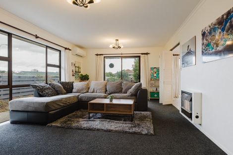 Photo of property in 43 Pencarrow Street, Highbury, Palmerston North, 4412