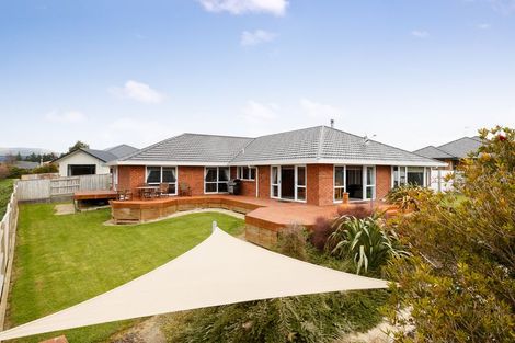 Photo of property in 20 Johnstone Drive, Fitzherbert, Palmerston North, 4410