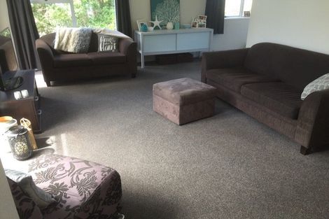 Photo of property in 4 Stallard Place, Glen Eden, Auckland, 0602