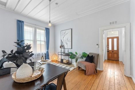 Photo of property in 18 Tay Street, Whanganui, 4500