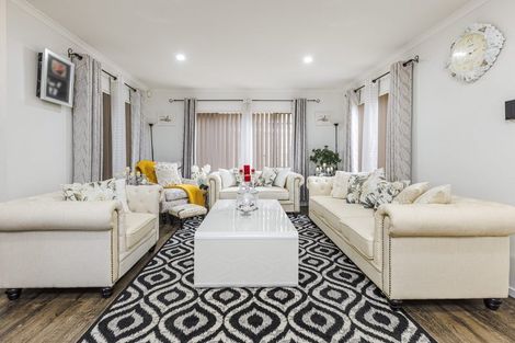 Photo of property in 5 Staten Place, Mangere, Auckland, 2022