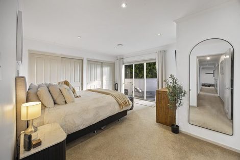 Photo of property in 1 Orlando Close, Frankleigh Park, New Plymouth, 4310