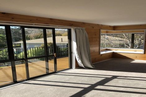 Photo of property in 15a Main Road, Tawa, Wellington, 5028