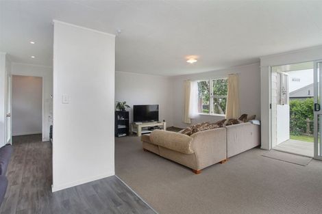 Photo of property in 11 Litchfield Place, Clarks Beach, 2122