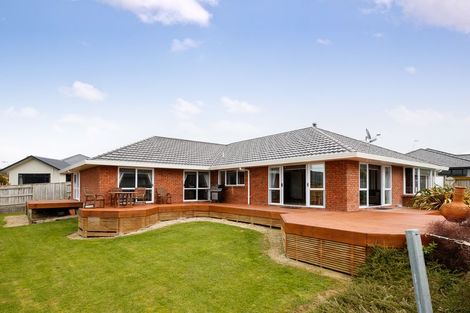 Photo of property in 20 Johnstone Drive, Fitzherbert, Palmerston North, 4410