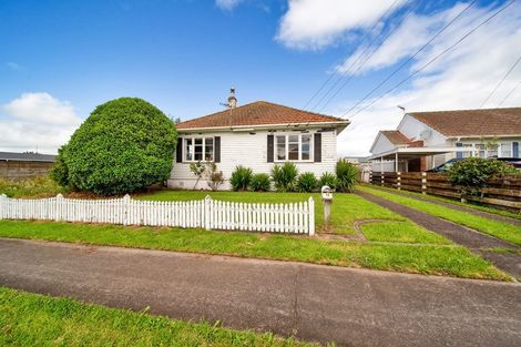 Photo of property in 12 Caledonia Street, Hawera, 4610