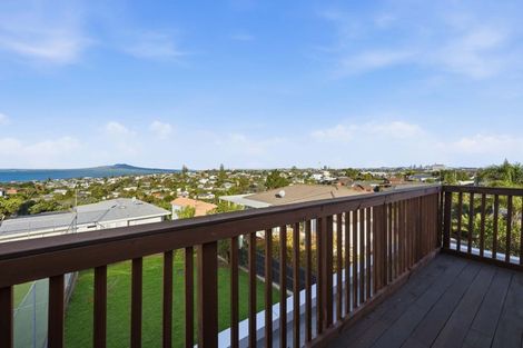 Photo of property in 99 East Coast Road, Castor Bay, Auckland, 0620
